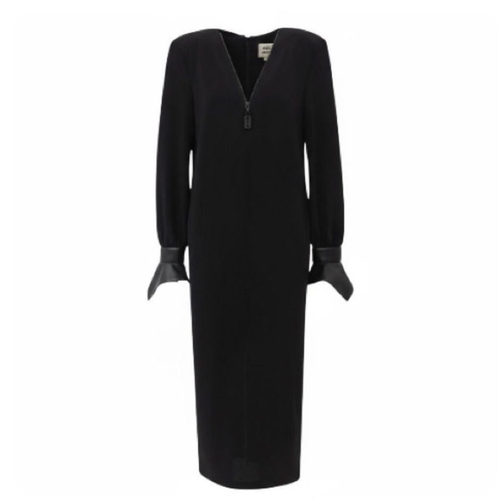 NWT Julia Allert Statement Shoulder
Dress (black/black) • Small • $458 MSRP